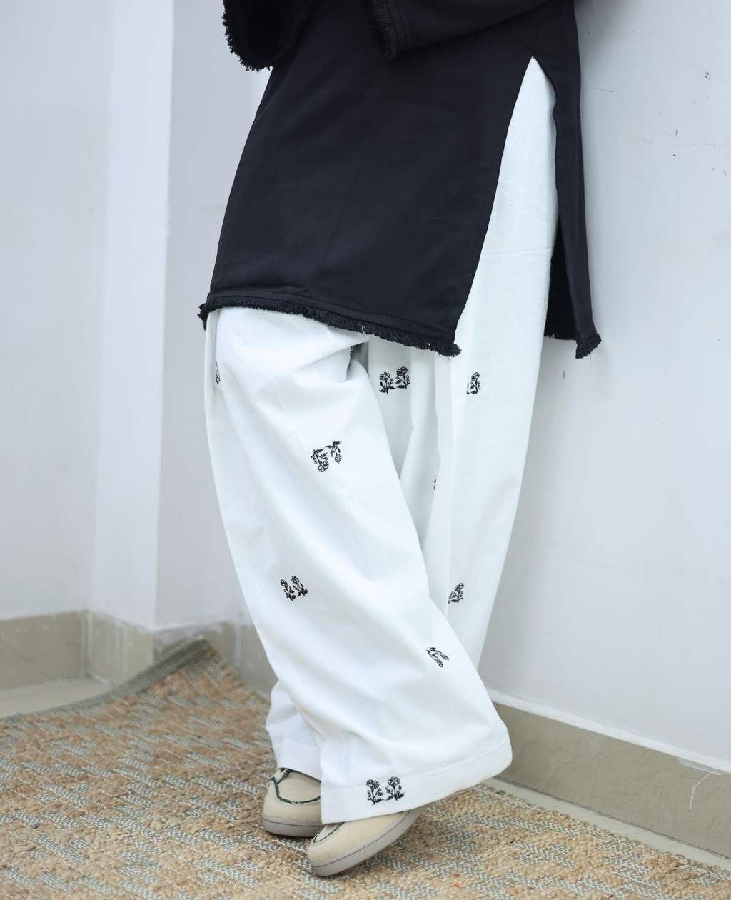 Clean Canvas Embroidered Motifs Farshi Salwar